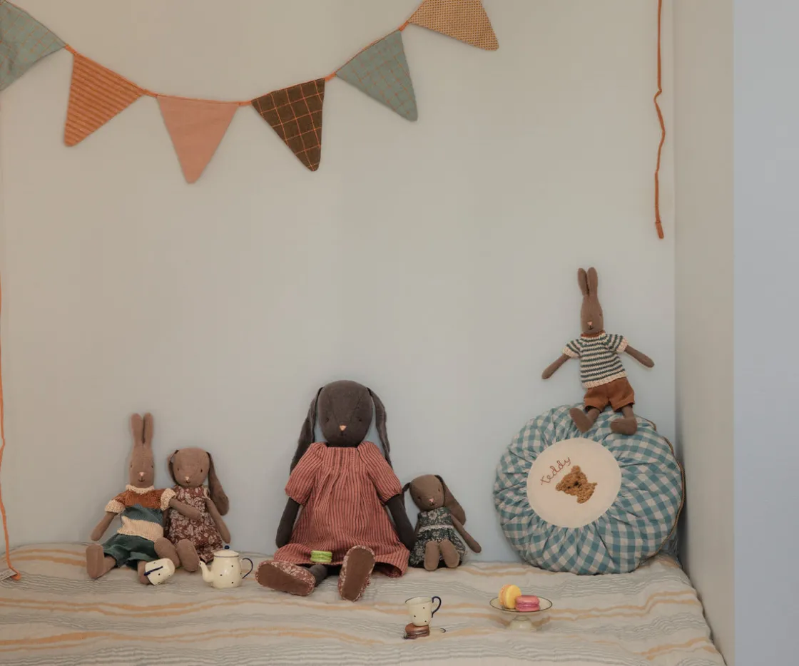 Shop Maileg Bunny size 3, Earth - Dress