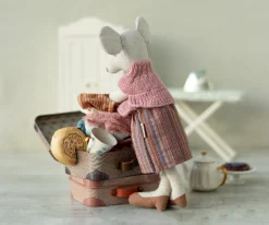 Hot Maileg Knitted blouse and skirt in suitcase, Grandma mouse
